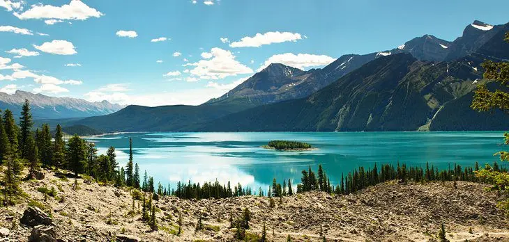 14 Best Lakes in Alberta