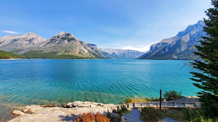 14 Best Lakes in Alberta