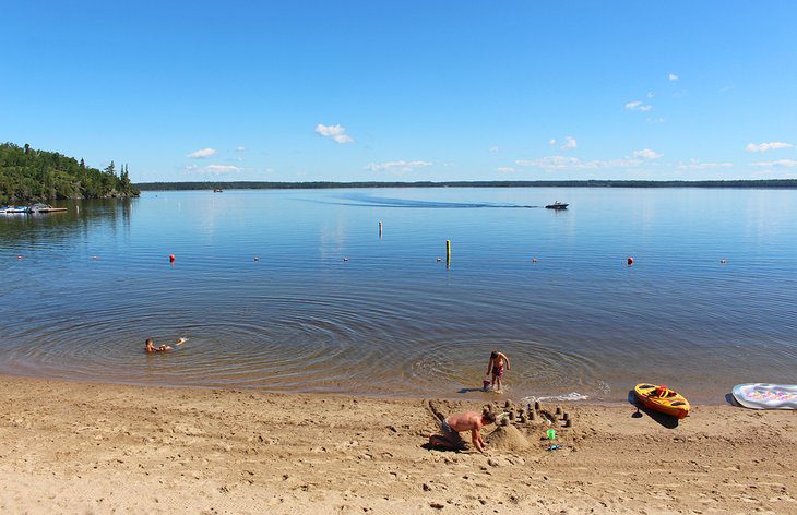 14 Best Lakes in Manitoba