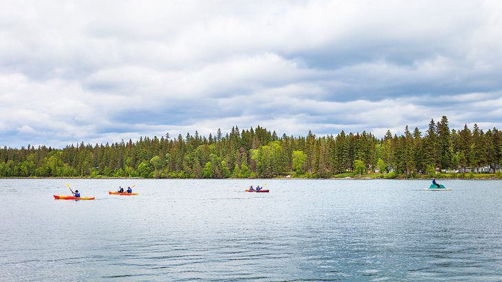 14 Best Lakes in Manitoba