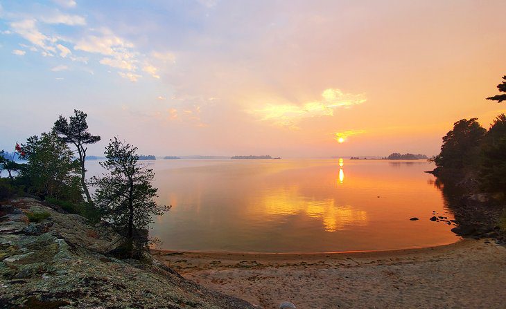 14 Best Lakes in Ontario