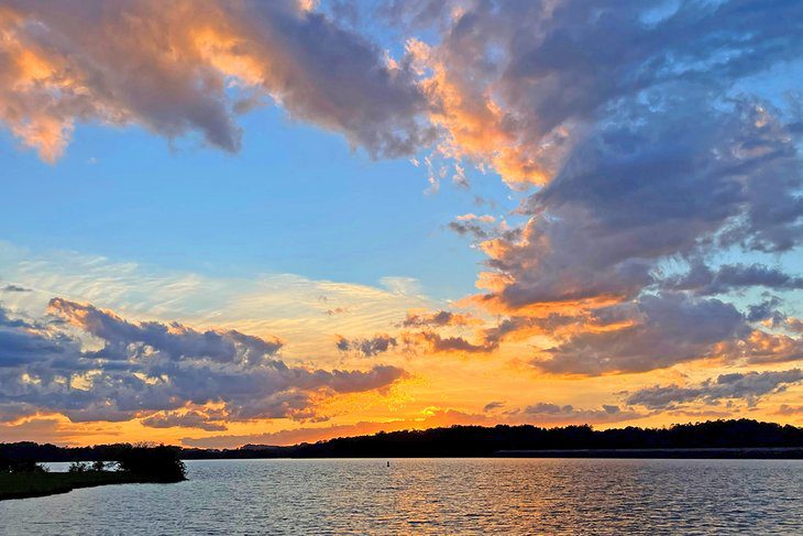 14 Best Lakes in Tennessee