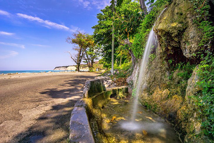 14 Best Waterfalls in Jamaica