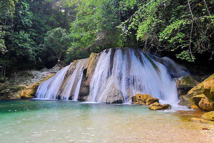 14 Best Waterfalls in Jamaica