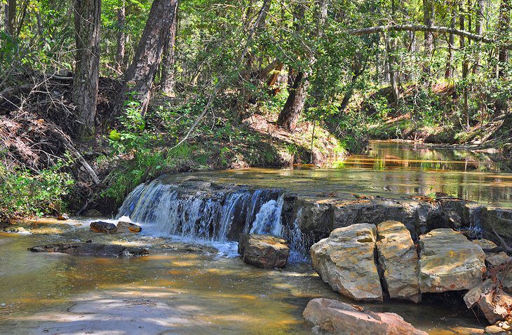 14 Best Waterfalls in Texas