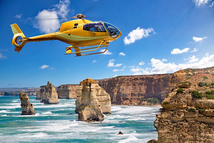 14 Top Attractions & Things to Do on the Great Ocean Road