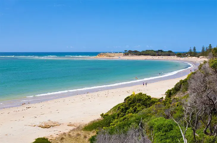 14 Top Attractions & Things to Do on the Great Ocean Road