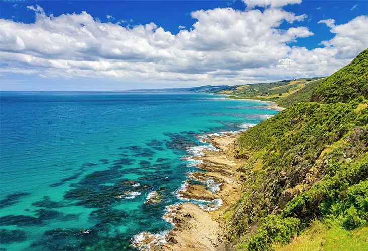 14 Top Attractions & Things to Do on the Great Ocean Road