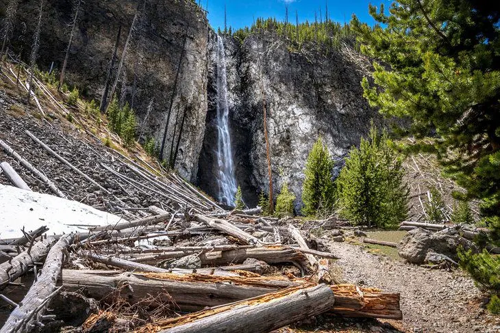 14 Top-Rated Hiking Trails in Yellowstone National Park