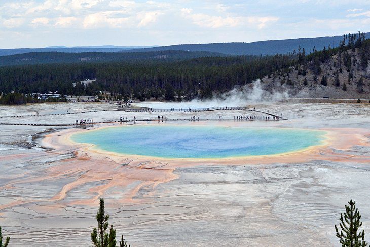 14 Top-Rated Hiking Trails in Yellowstone National Park