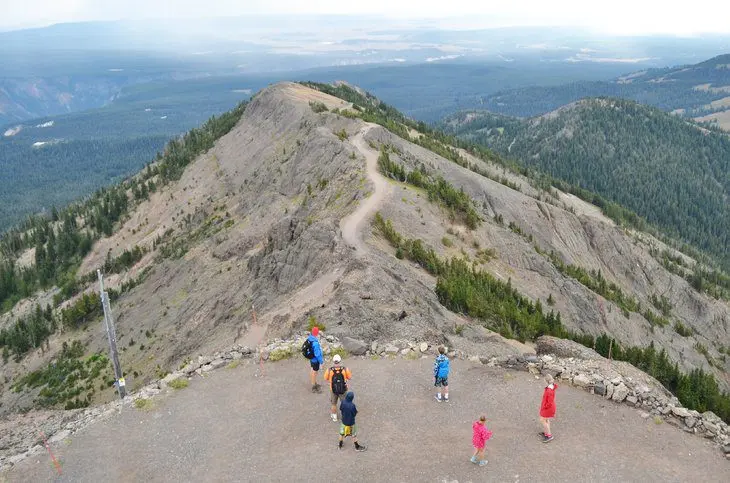 14 Top-Rated Hiking Trails in Yellowstone National Park