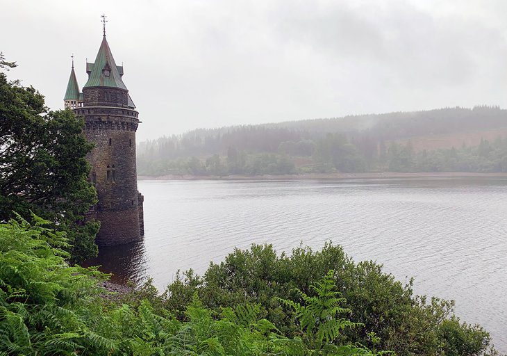 14 Top-Rated Lakes in Wales