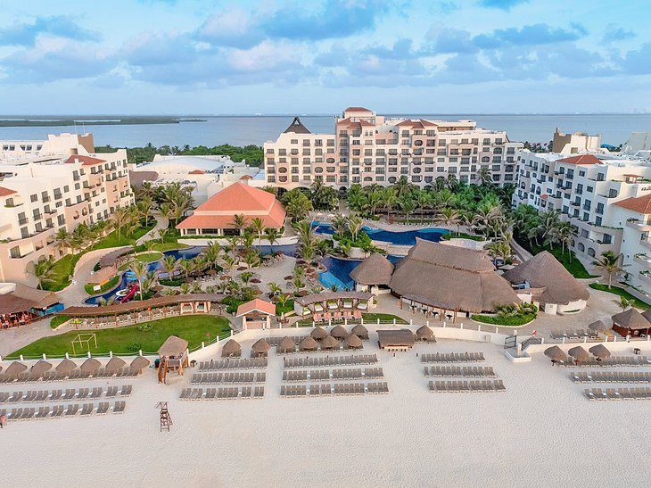 14 Top-Rated Resorts in Cancun for Families