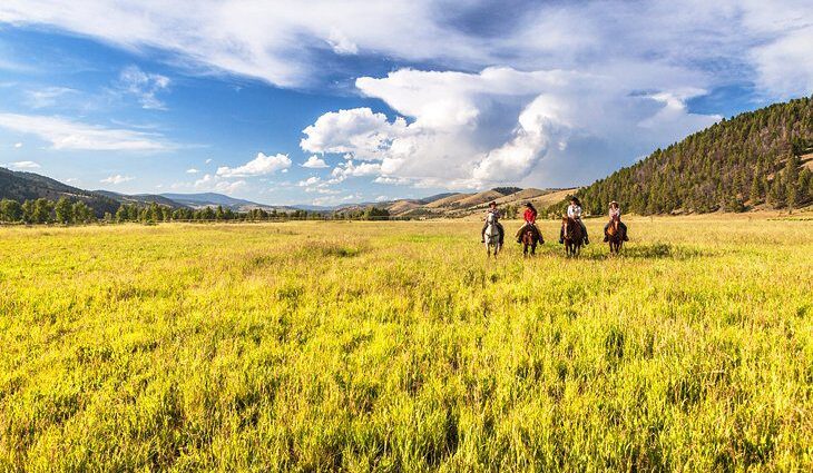 14 Top-Rated Resorts in Montana