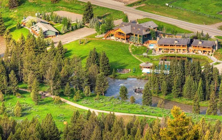 14 Top-Rated Resorts in Montana