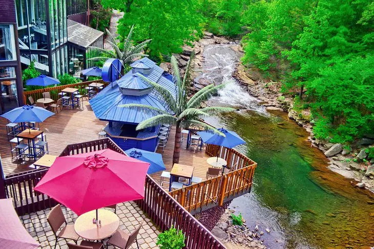 14 Top-Rated Resorts in the Poconos for Couples