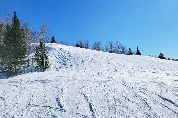 14 Top-Rated Ski Resorts in Ontario, 2023/24