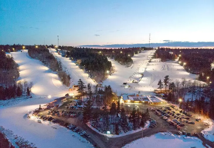 14 Top-Rated Ski Resorts in Ontario, 2023/24