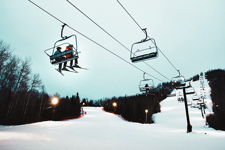 14 Top-Rated Ski Resorts in Ontario, 2023/24