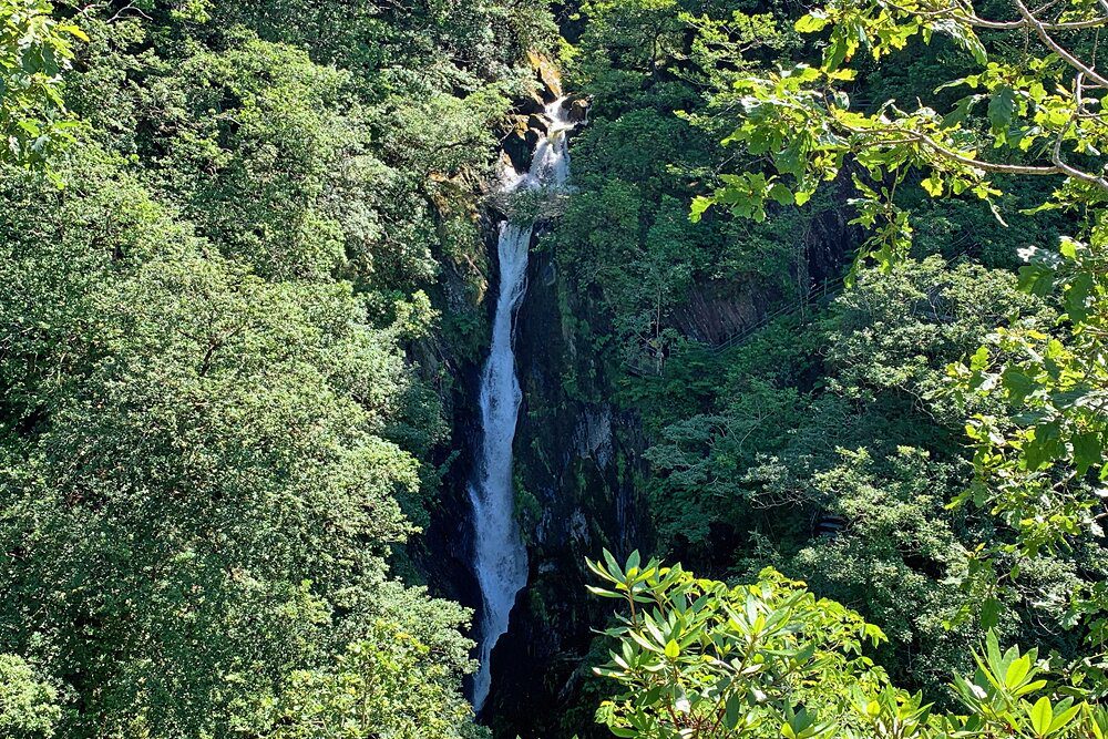 14 Top-Rated Waterfalls in Wales