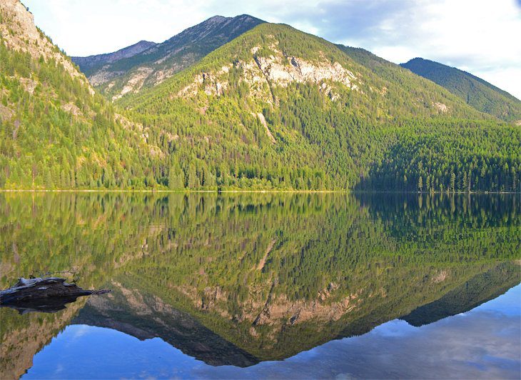 15 Best Lakes in Montana