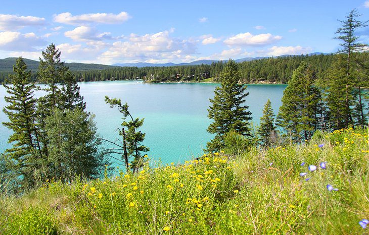 15 Best Lakes in Montana