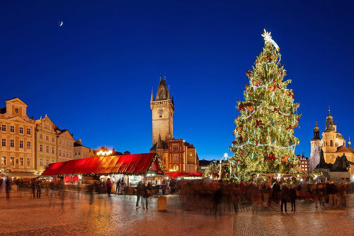 15 Best Places to Go for Christmas