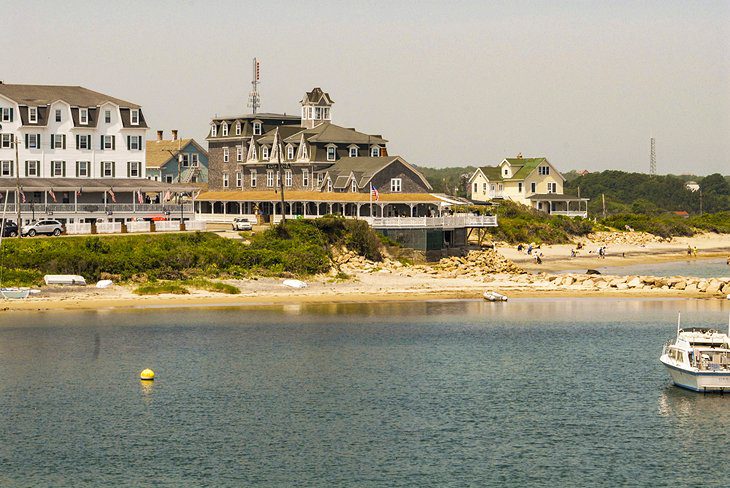 15 Top-Rated Beaches in Rhode Island