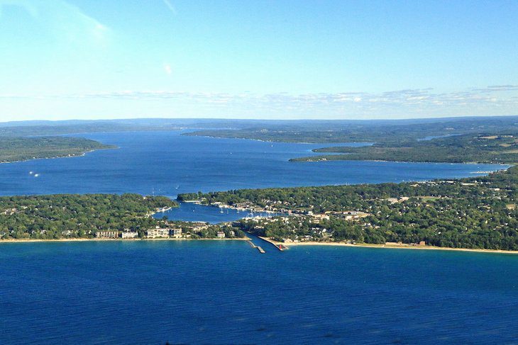 15 Top-Rated Lakes in Michigan