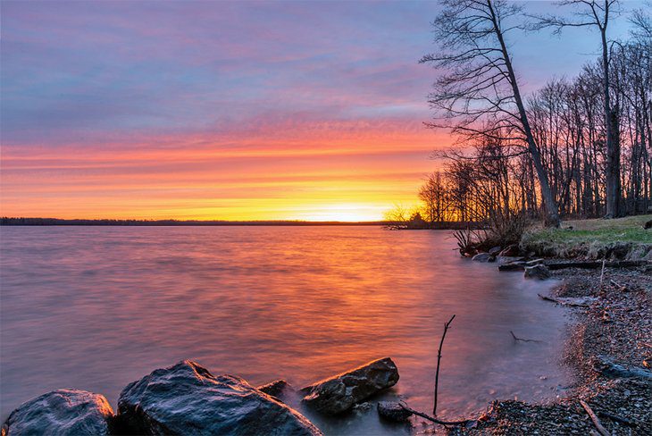 16 Best Lakes in Ohio: Swimming, Boating & Fishing