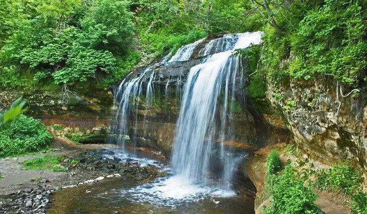 16 Best Waterfalls in Wisconsin