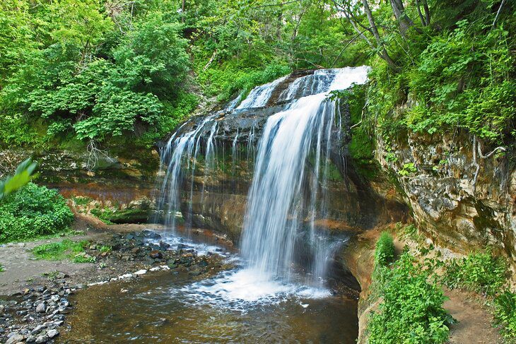 16 Best Waterfalls in Wisconsin