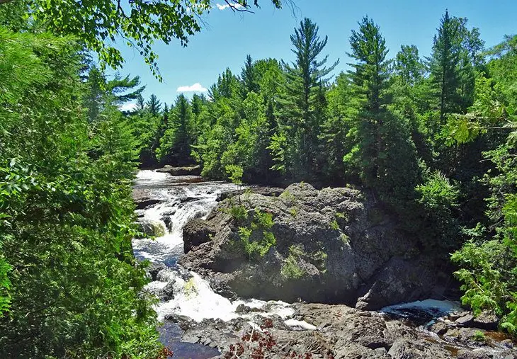 16 Best Waterfalls in Wisconsin