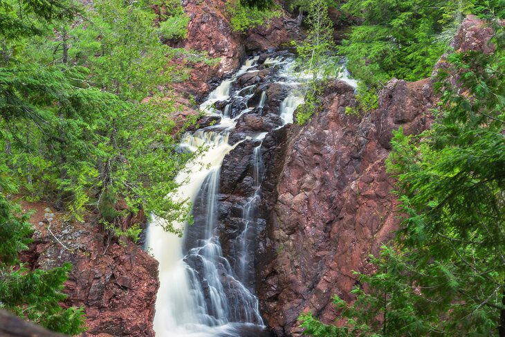 16 Best Waterfalls in Wisconsin