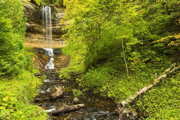 16 Top-Rated Waterfalls in Michigan