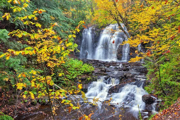 16 Top-Rated Waterfalls in Michigan