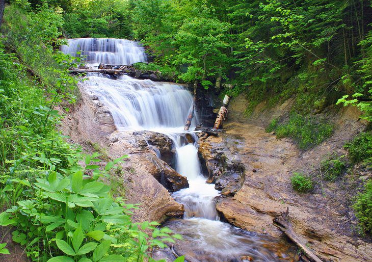 16 Top-Rated Waterfalls in Michigan