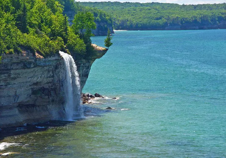 16 Top-Rated Waterfalls in Michigan