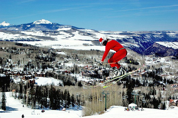 17 Best Christmas Towns in Colorado