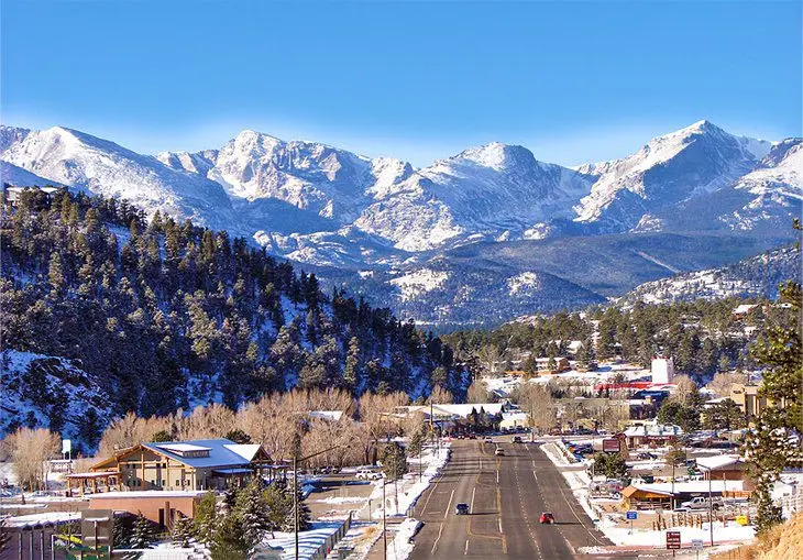 17 Best Christmas Towns in Colorado