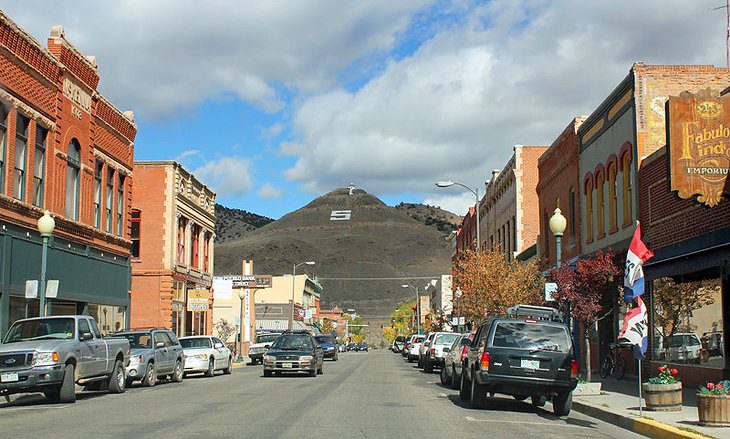 17 Best Christmas Towns in Colorado