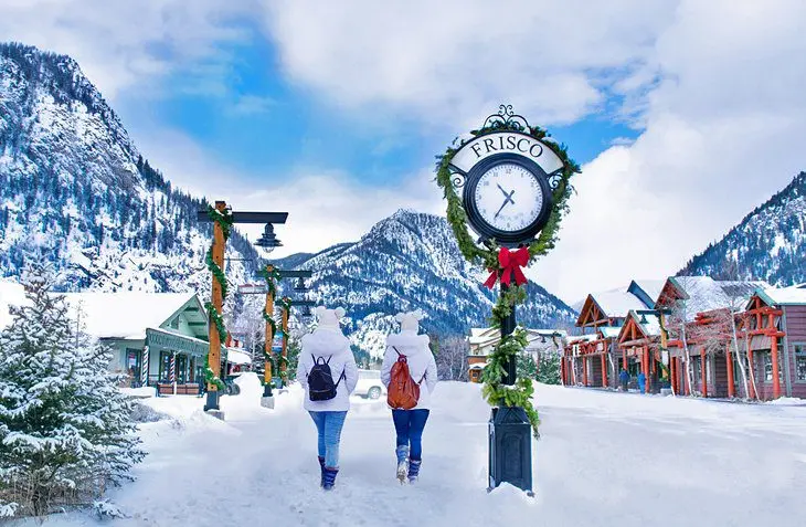 17 Best Christmas Towns in Colorado