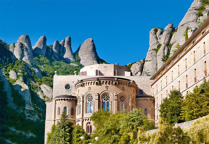 17 Best Places to Visit in Catalonia