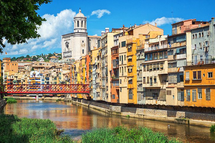 17 Best Places to Visit in Catalonia