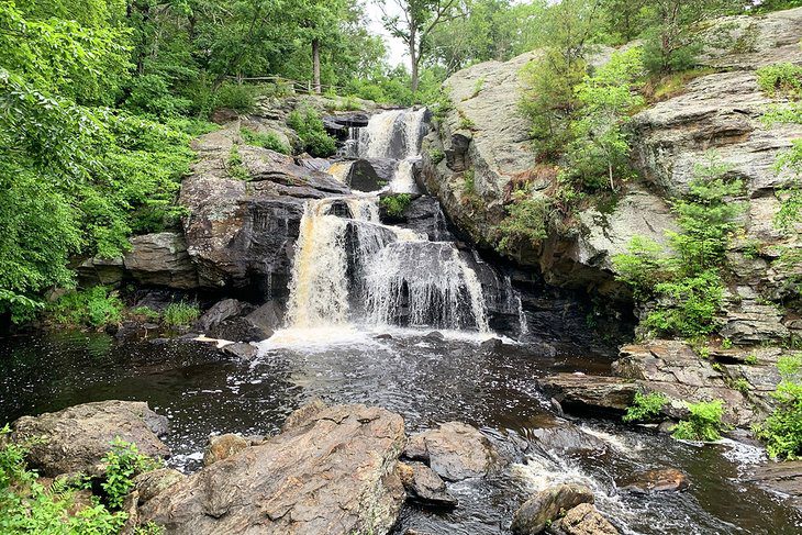 17 Best Places to Visit in Connecticut