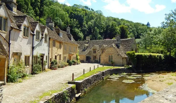 17 Best Villages in the Cotswolds