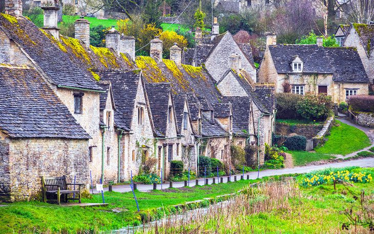 17 Best Villages in the Cotswolds