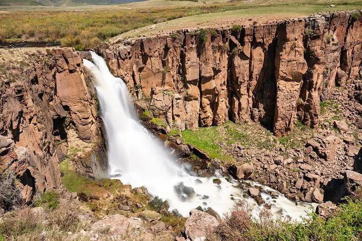 17 Best Waterfalls in Colorado