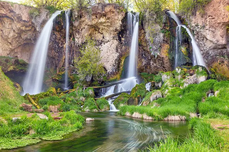 17 Best Waterfalls in Colorado