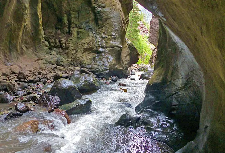 17 Best Waterfalls in Colorado